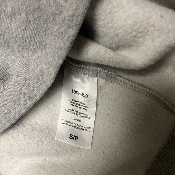 🌸Champion Gray Crew Neck Sweater - Picture 5 of 5
